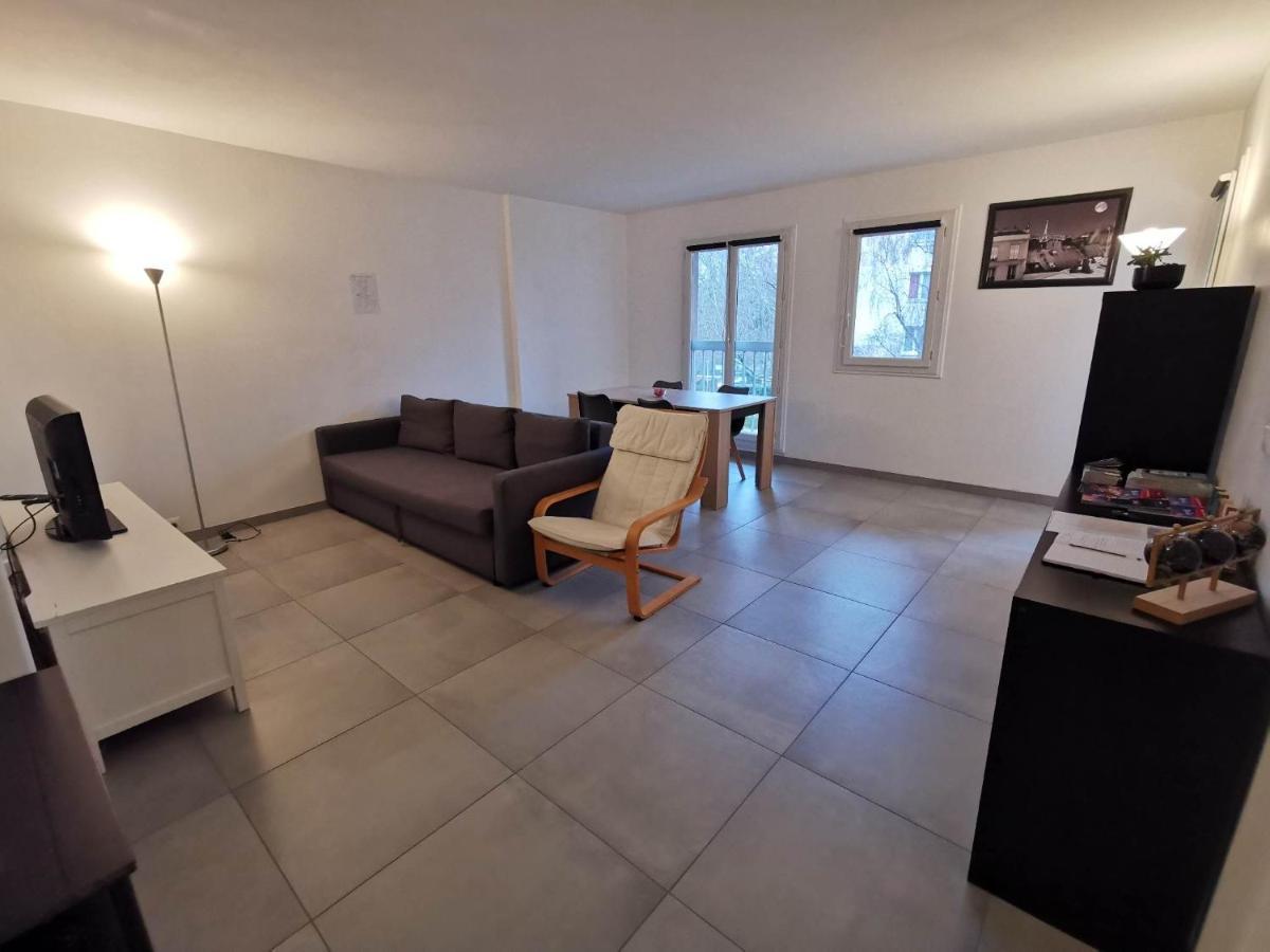 Appartement Proche Disneyland & Paris - 20 Minutes - Proche Gare Rer Noisiel Luaran gambar