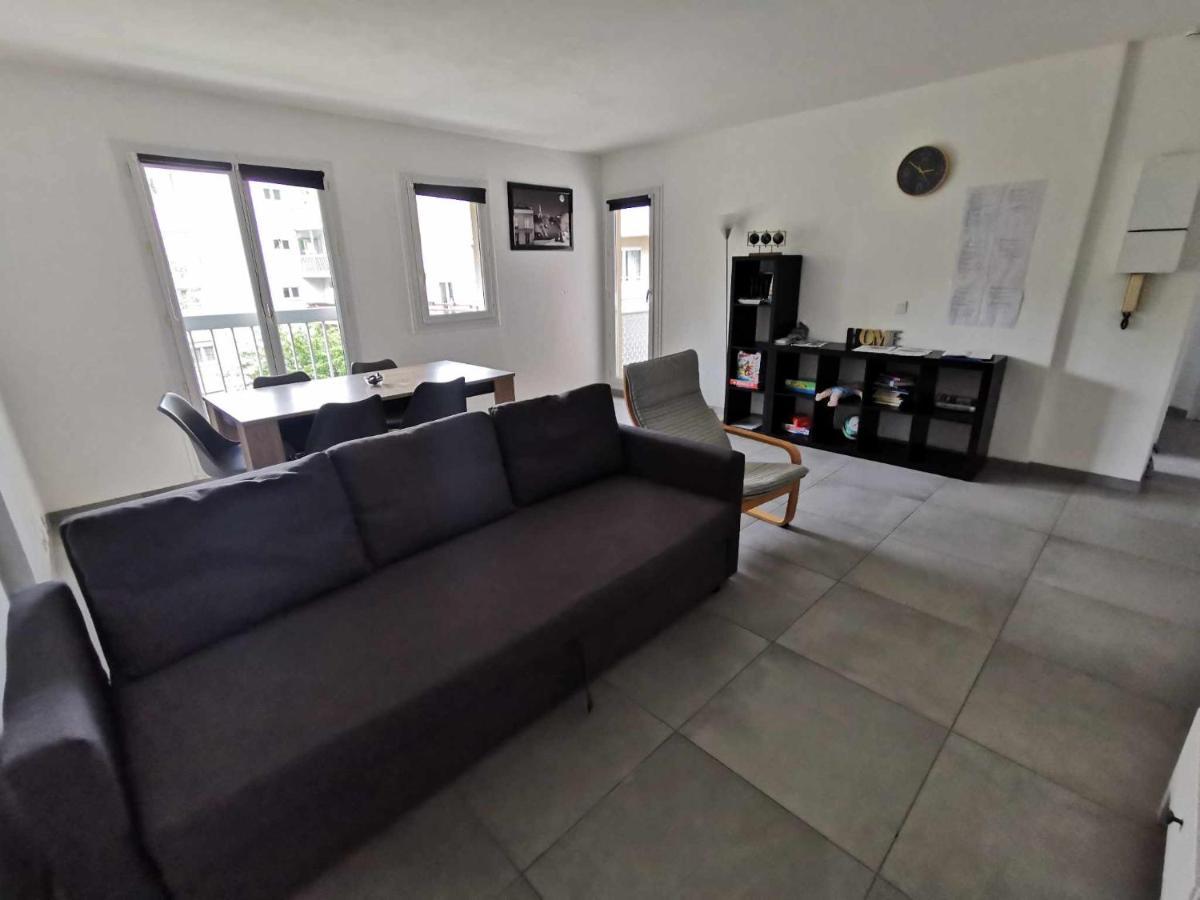 Appartement Proche Disneyland & Paris - 20 Minutes - Proche Gare Rer Noisiel Luaran gambar