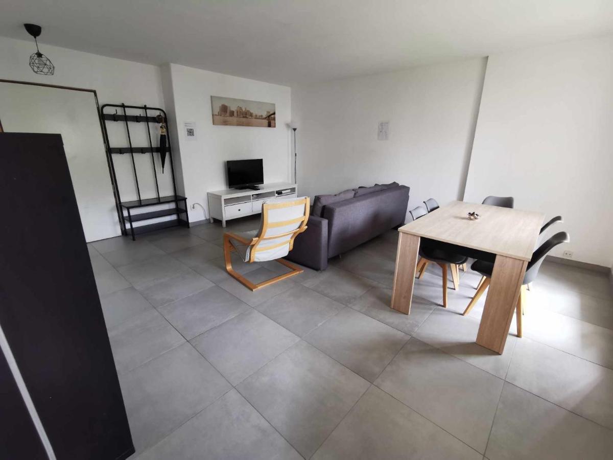 Appartement Proche Disneyland & Paris - 20 Minutes - Proche Gare Rer Noisiel Luaran gambar